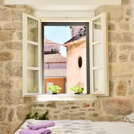 Small Escape Apartment